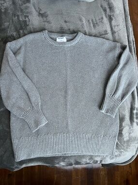 Old Navy Women’s Crewneck Sweater in Gray